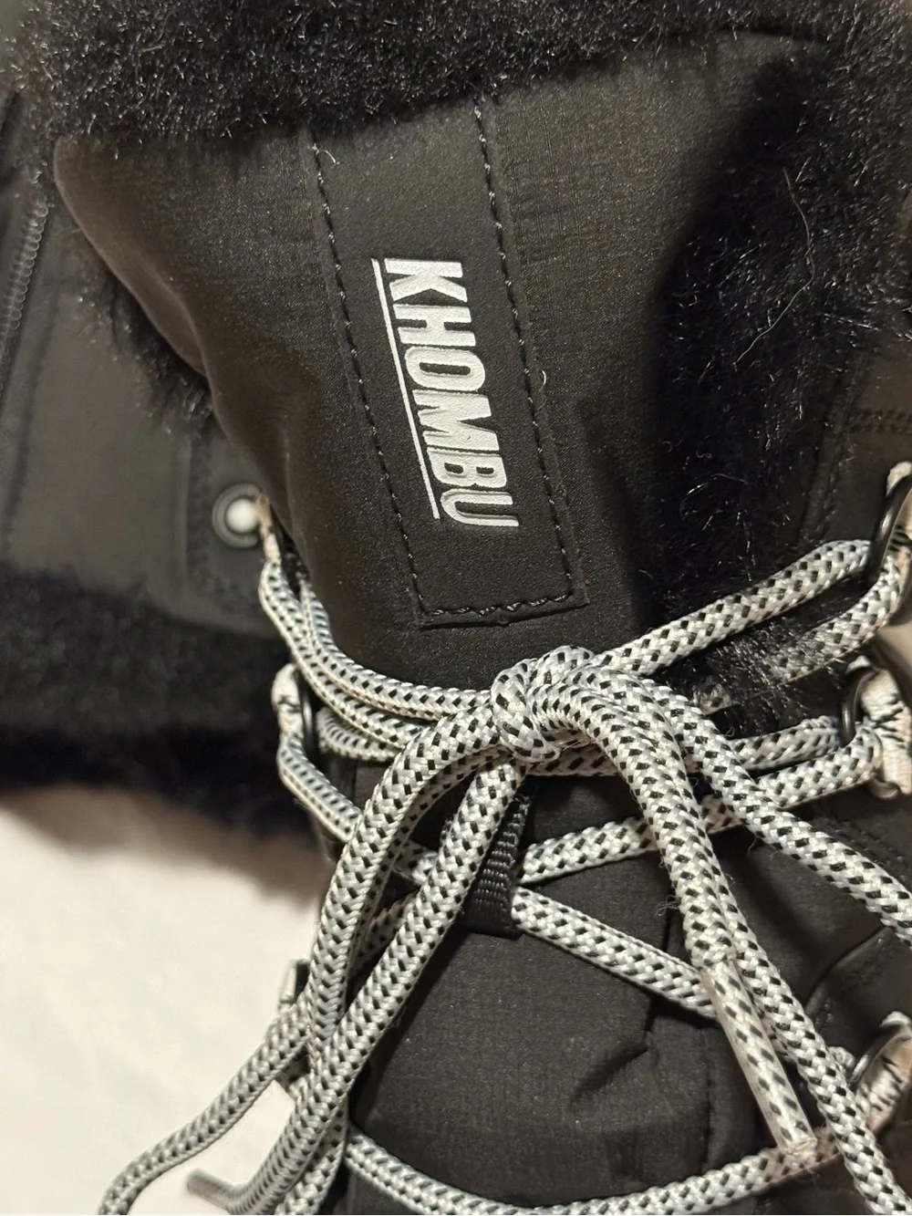 Khombu cozy black